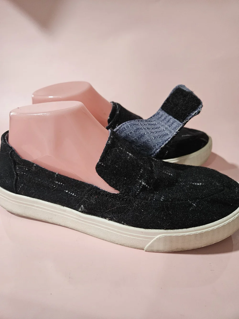 Toms Black and White Slip-On Sneakers. Size 8 Bin 12